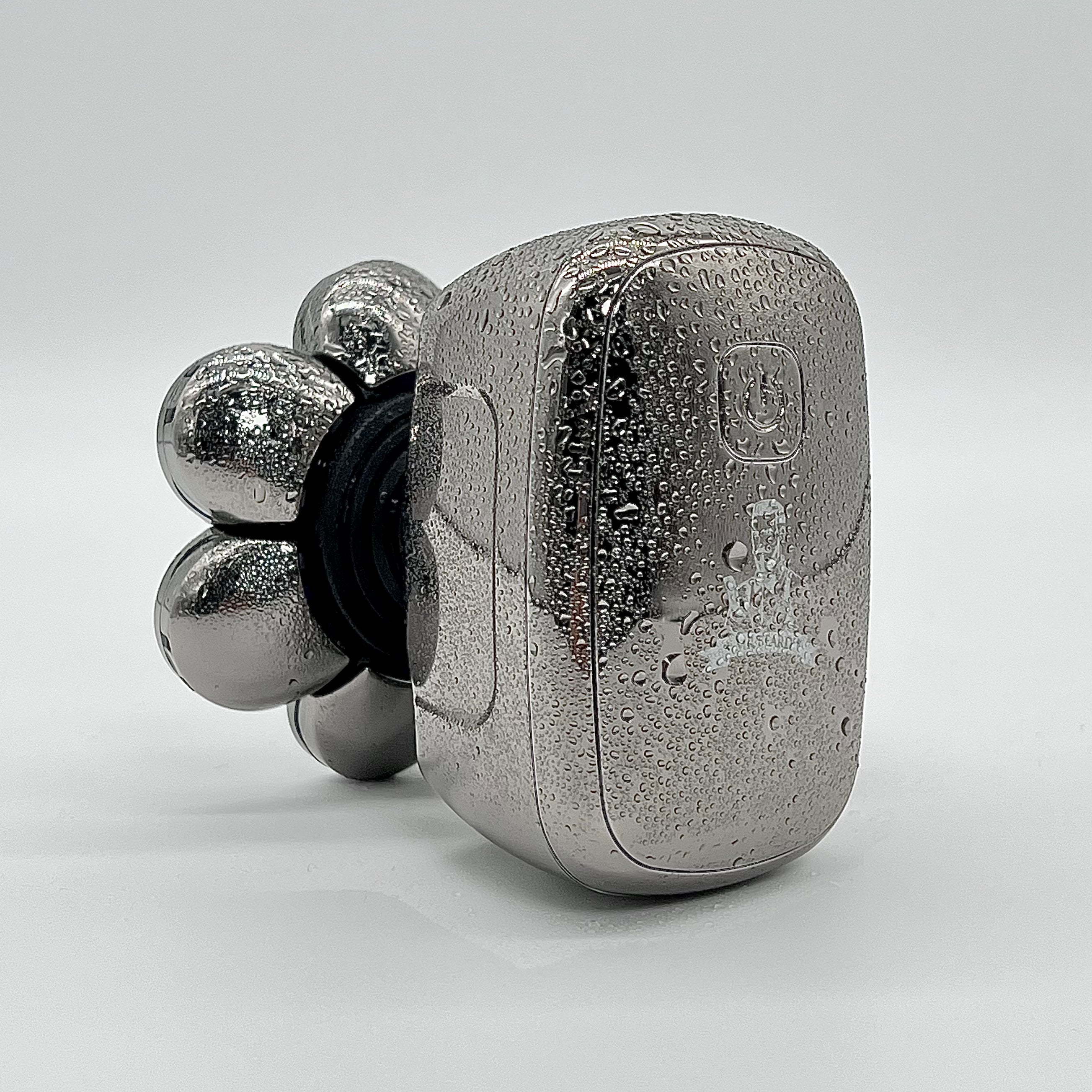Shaver with IPX6 technology